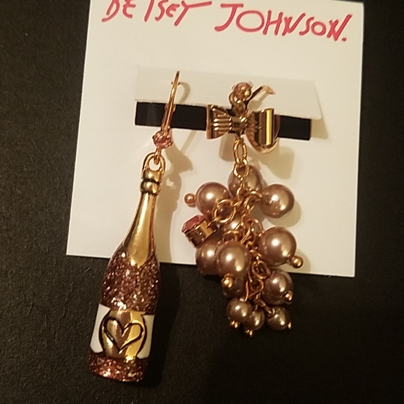 Betsey Johnson Champaign and grapes earrings - Picture 3 of 5